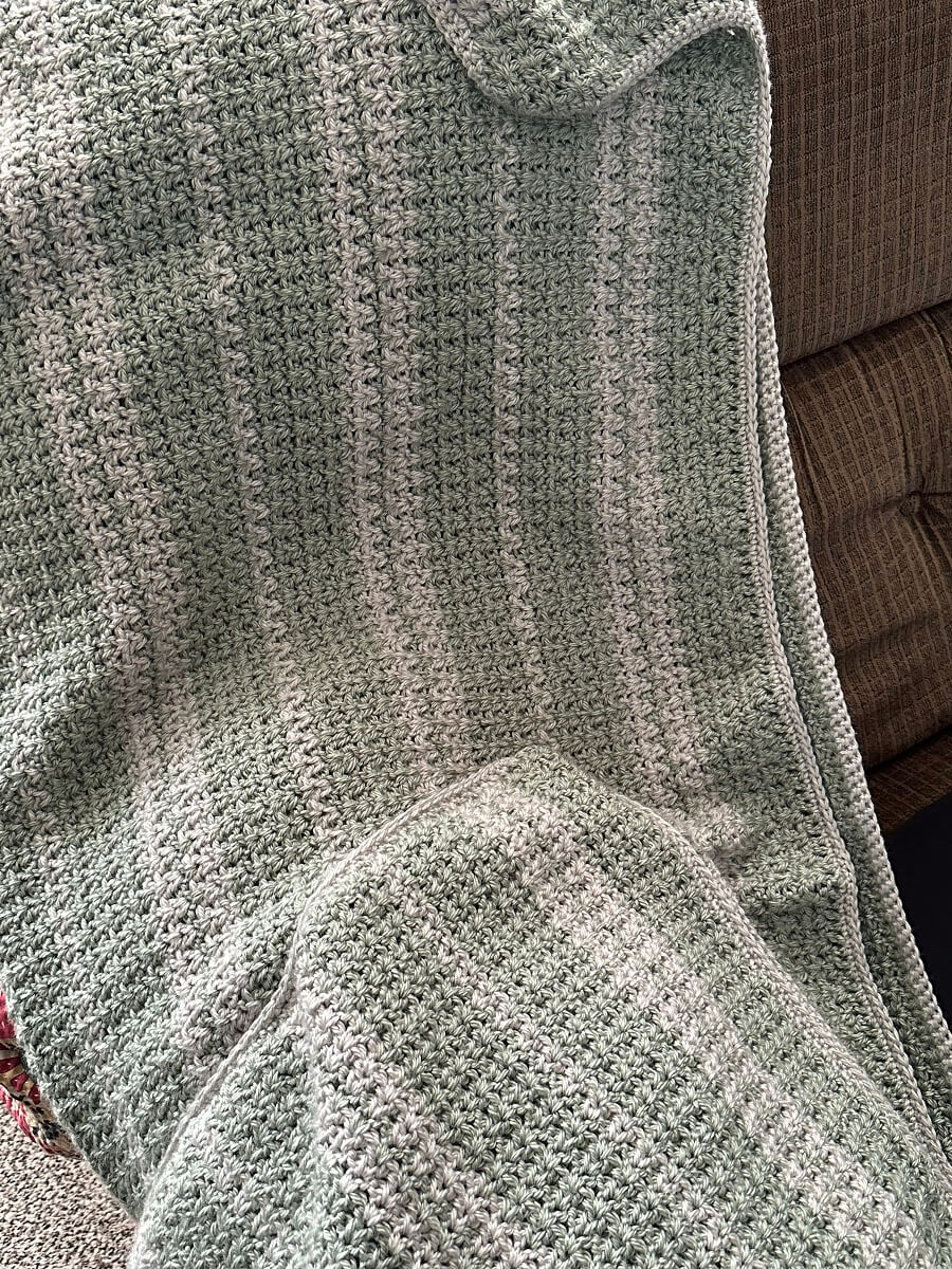 Full Blanket in V Stitch Double Crochet - A Midlife Wife